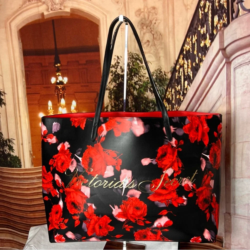 VICTORIAS SECRET ROSE TOILE FLORAL LIMITED EDITION TOTE 🌹🌹❤️❤️ - Picture 4 of 12